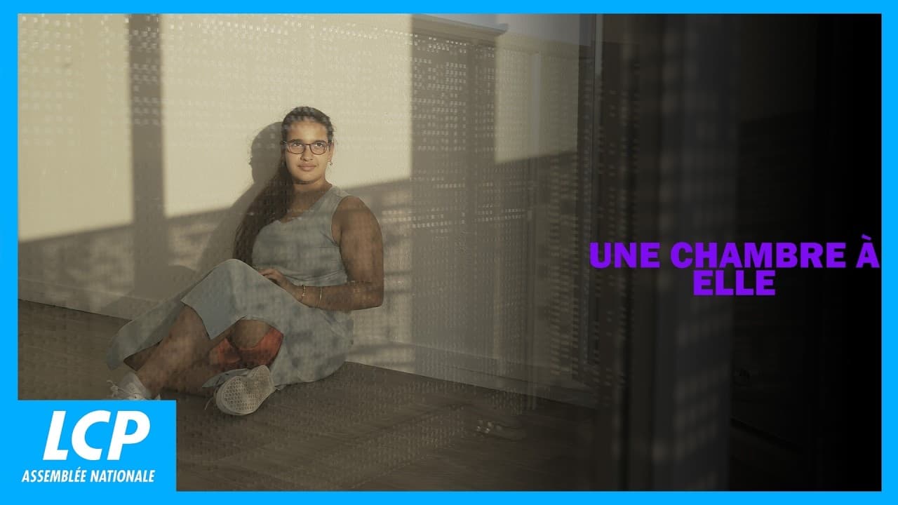 Racha, 15 ans : trois ans à l'hôtel, le silence organisé du mal-logement